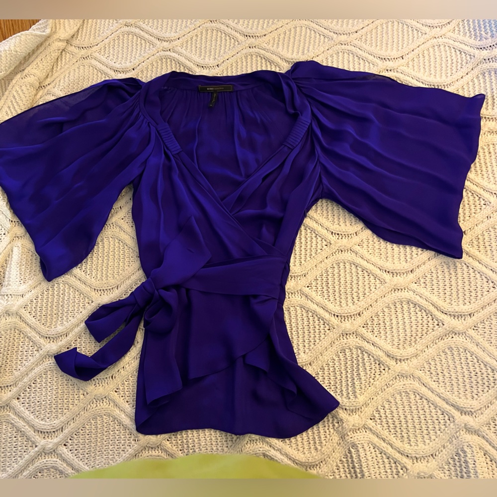 BCBGMAXAZRIA 100% Silk Wrap Blouse. Purple. Xs